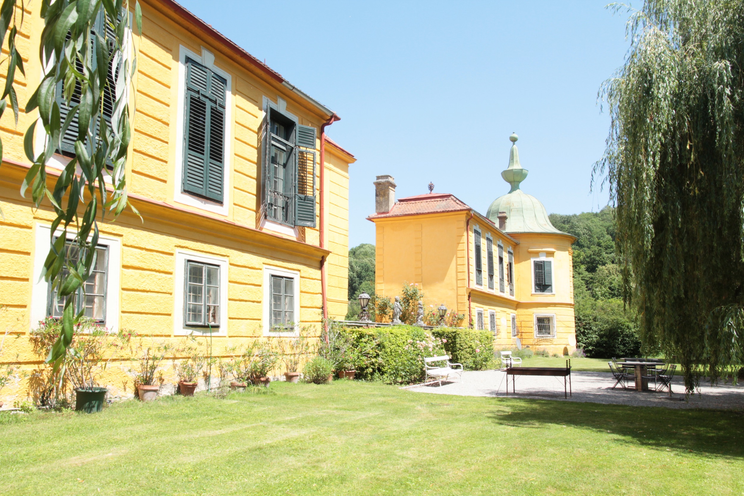 schloss wasserburg sunny